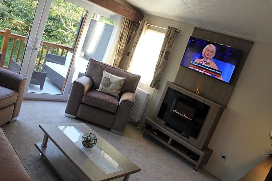 Moonlight Ridge -2 bedroom lodge with hot tub