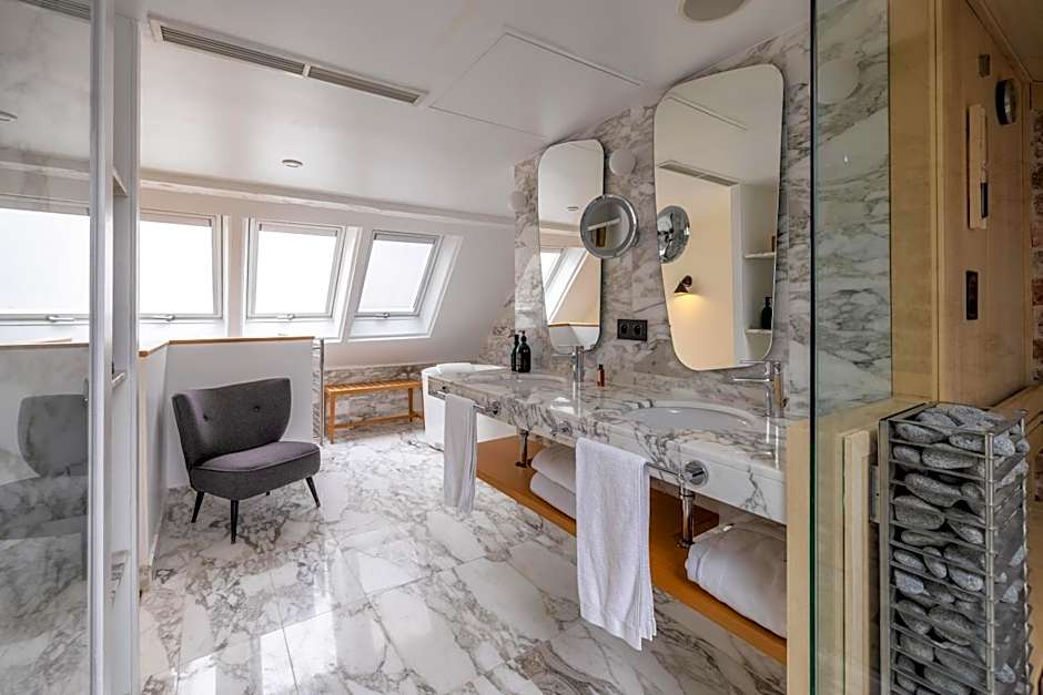 Artus Hotel
