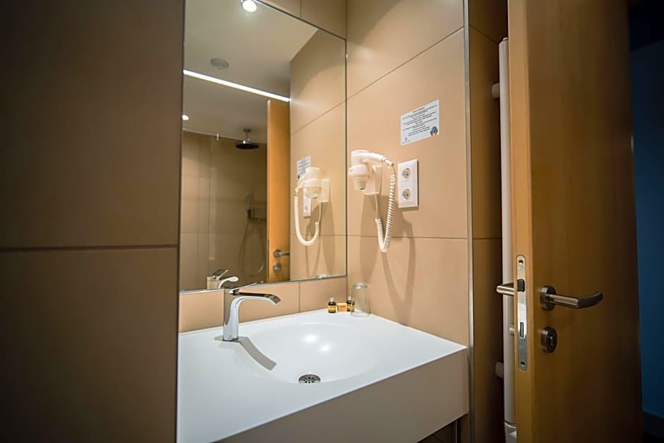 Eleven Business & Sport Hotel