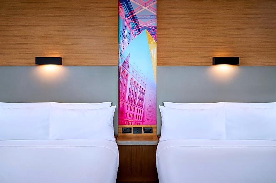 Aloft Montreal Airport