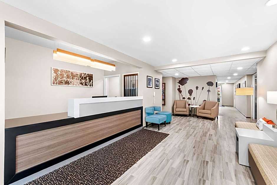 Sleep Inn & Suites