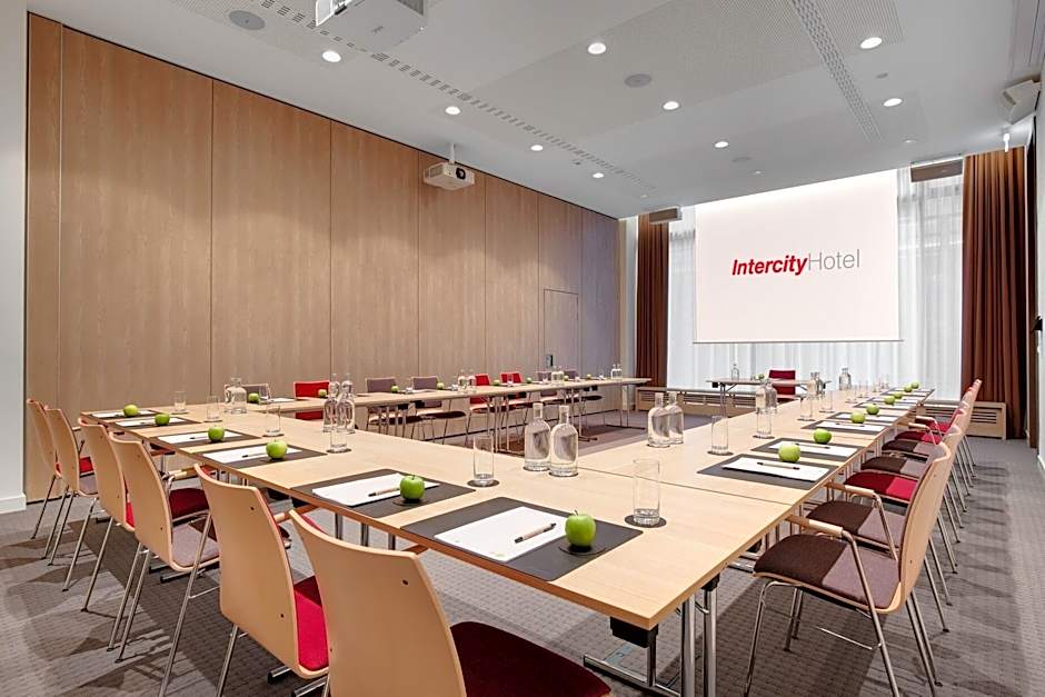 IntercityHotel Amsterdam Airport