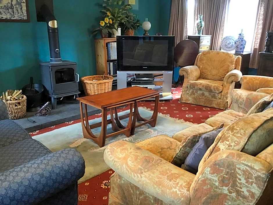 Lowry House Hotel in Walsall