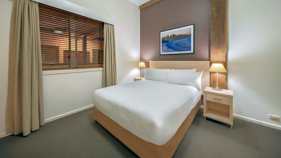 Oaks Sydney Goldsbrough Suites