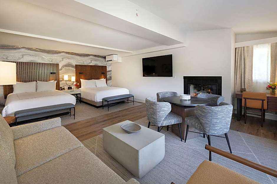 Photo 1 sur 6 de 2 Queen Beds Suite, Mountain View