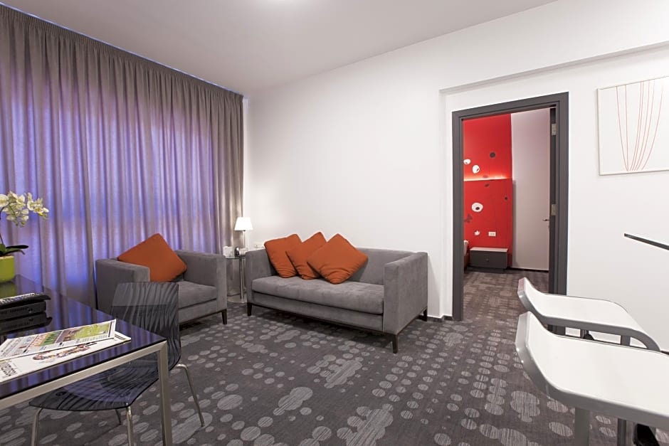 Hotel 35 Rooms