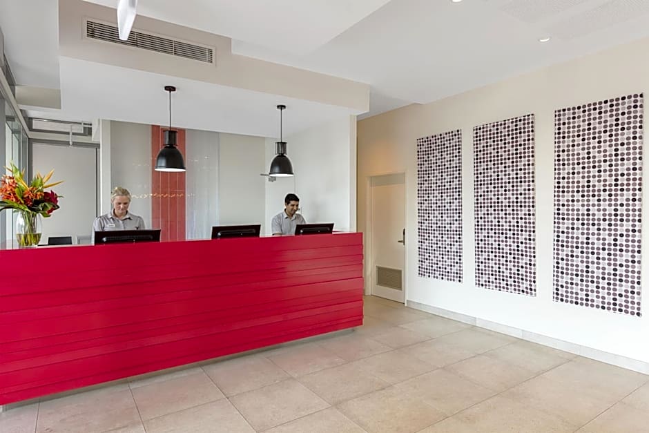 Oaks Darwin Elan Hotel