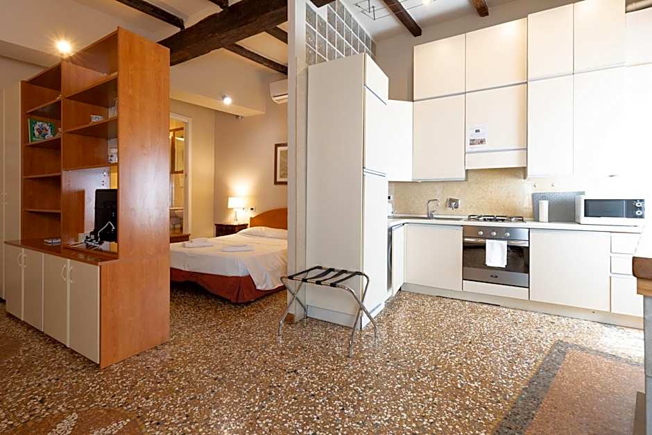 BolognaRoomscom - Santo Stefano Apartments