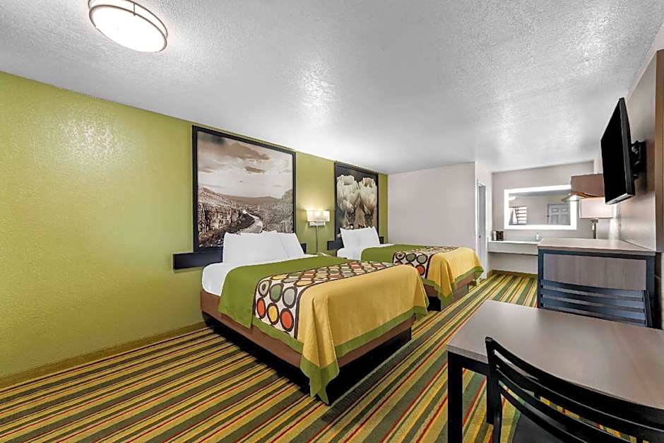 Super 8 by Wyndham Pleasanton