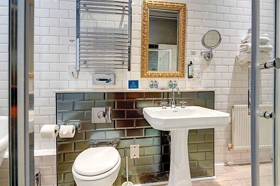 Liverpool Aigburth Hotel By Belvilla