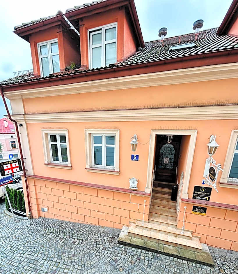 Ambasadorski Residence