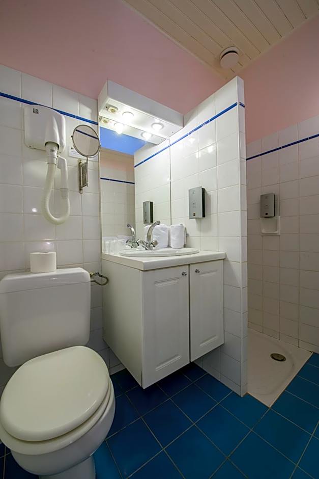 Logis Hôtels - Hôtel et Restaurant Les Voyageurs