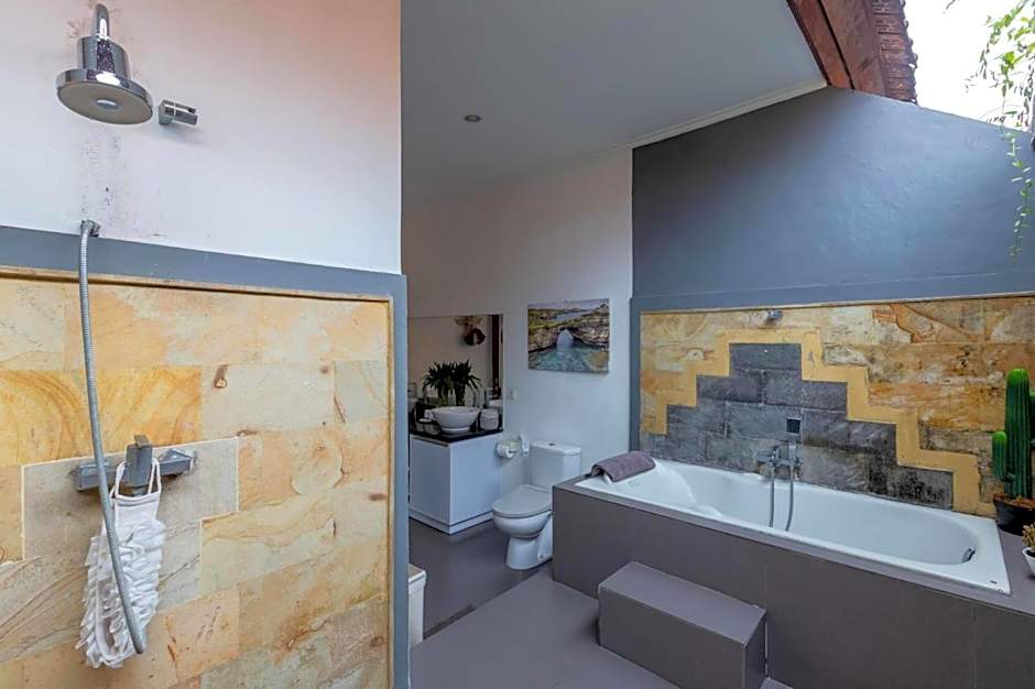 Villa Rosa - Spacious Oasis with Private Pool, close to Beach & Dining