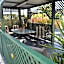 The Queenslander Motel