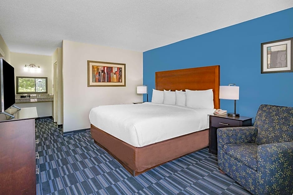 Day Inn and Suites by Wyndham Oxford