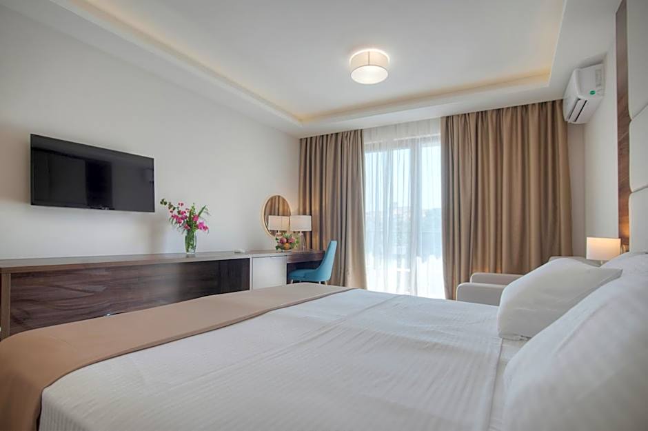 Hotel Twelve by Aycon