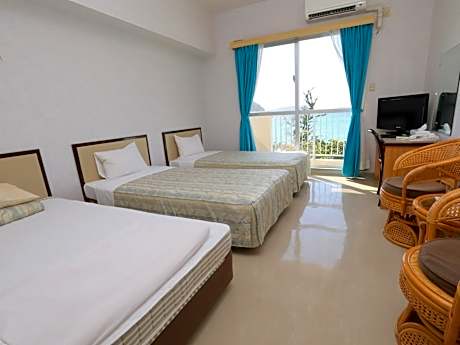 Triple Room with Sea View