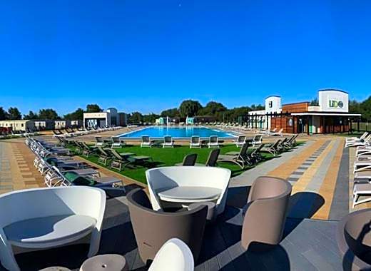 53A kingfisher court tattershall lakes luxury hot tub holidays