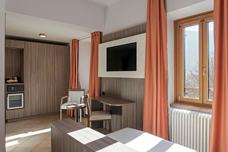 Triple Room with Mountain View