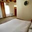 Lyabi House Hotel