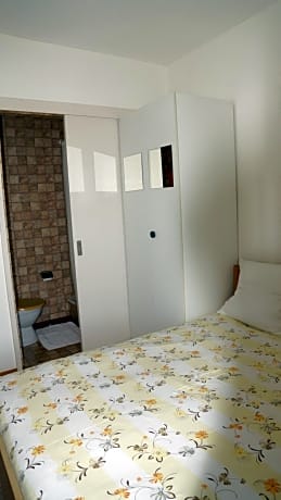 Economy Double Room with Lake View