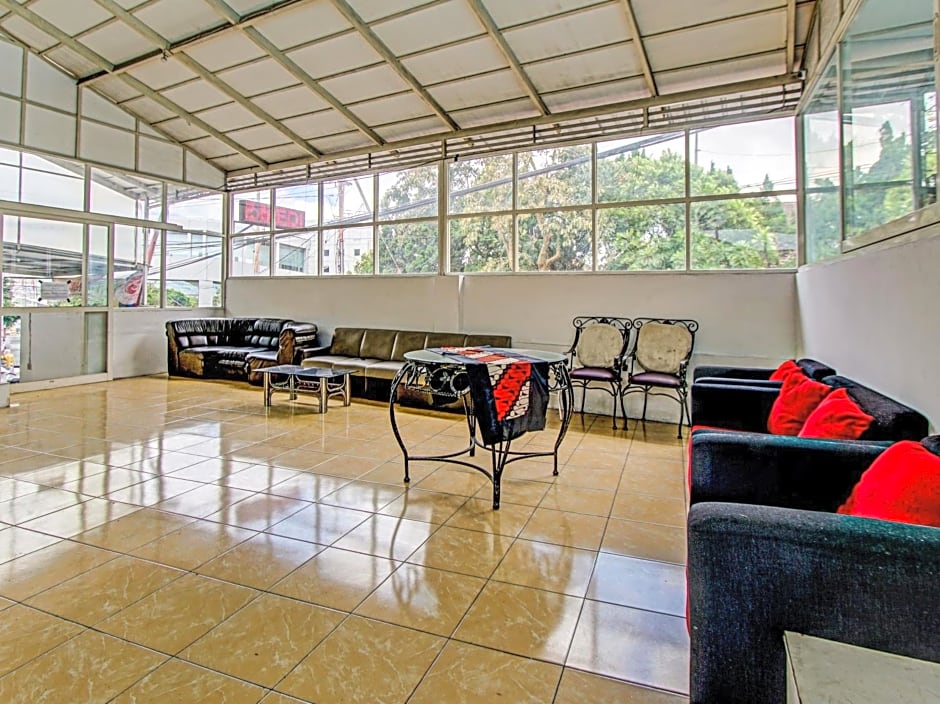 OYO 90077 Live Homestay