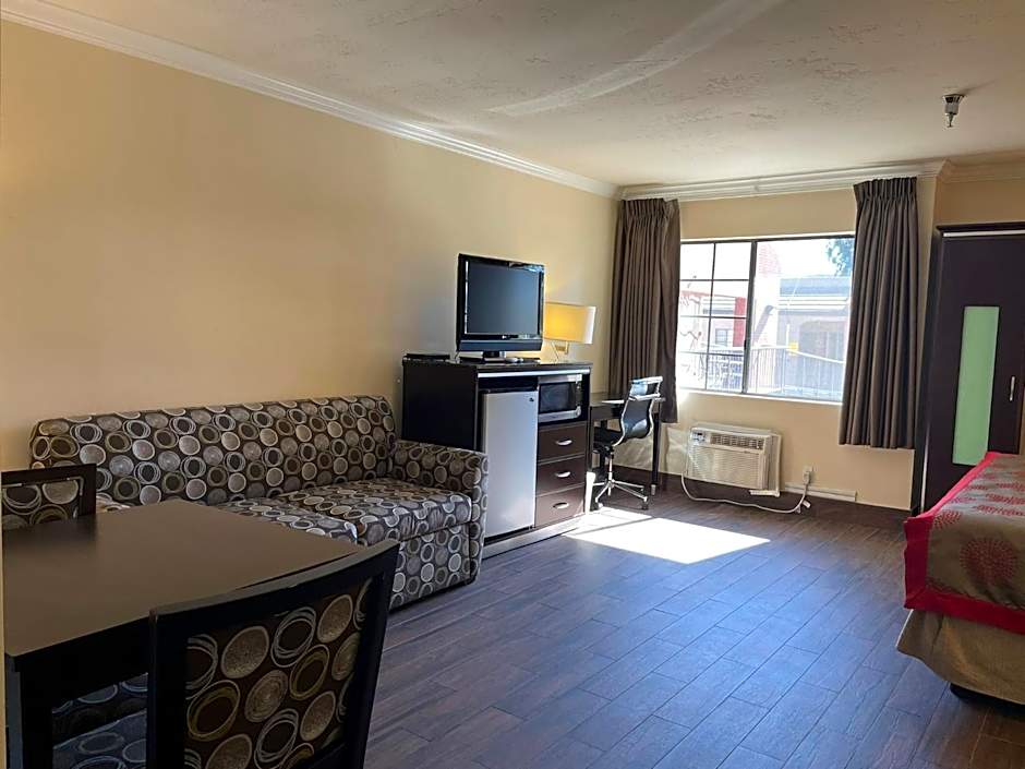 Ramada by Wyndham San Diego Poway Miramar