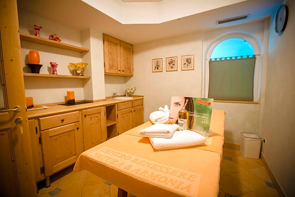 Albergo Dimaro Wellness Hotel