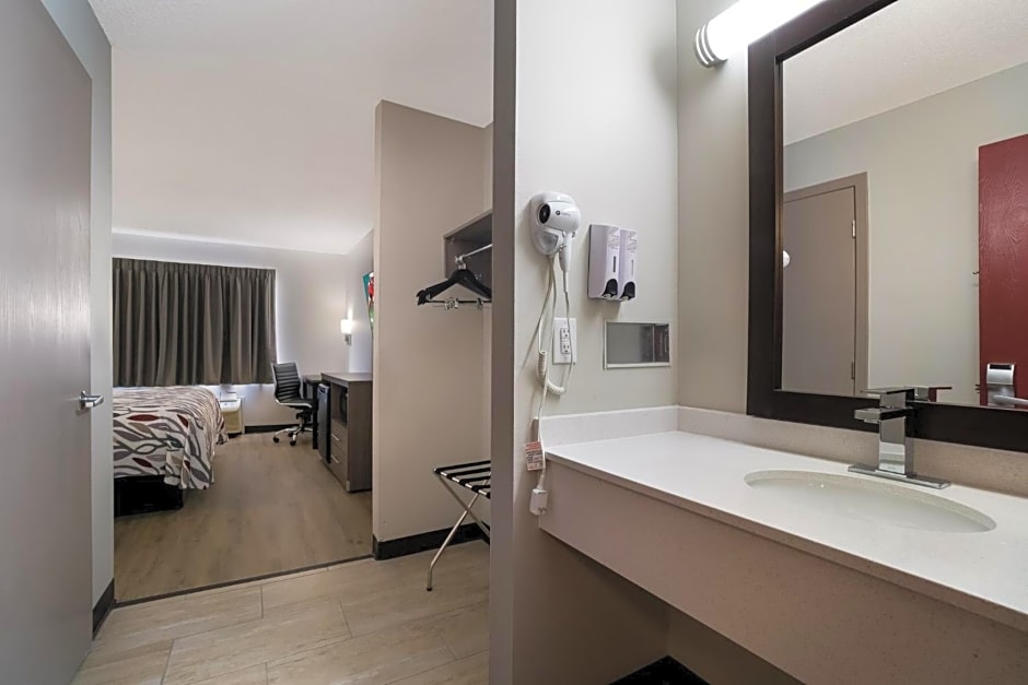 Super 8 by Wyndham Marston