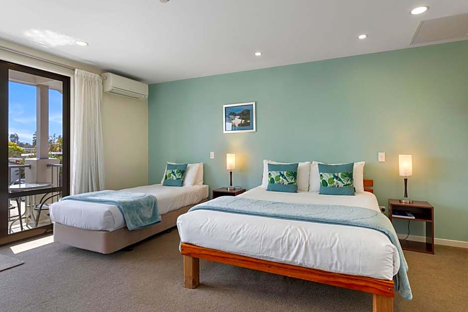 Nautilus Lodge Motel