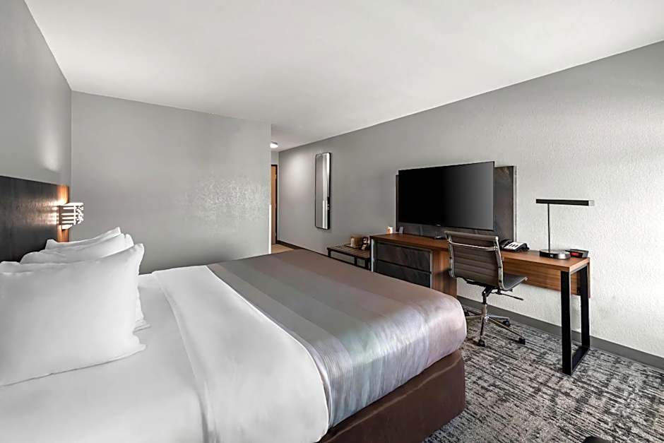 Quality Inn & Suites Manhattan