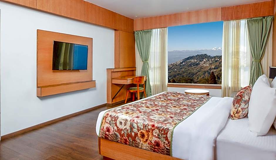 Summit Montana Suites & Spa at Mall