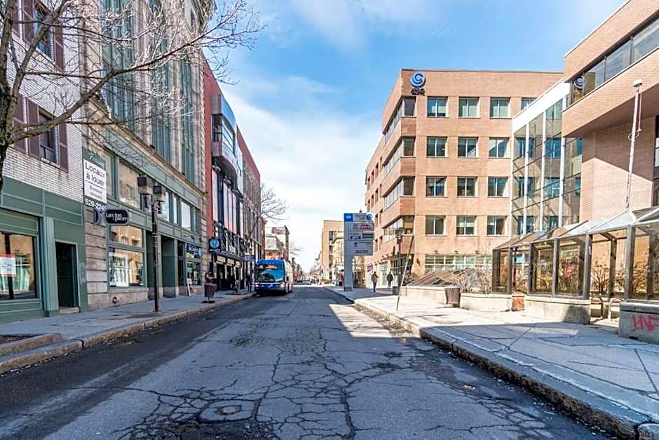 Initial / Aube / Québec