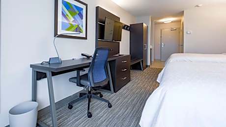 Queen Suite with Two Queen Beds