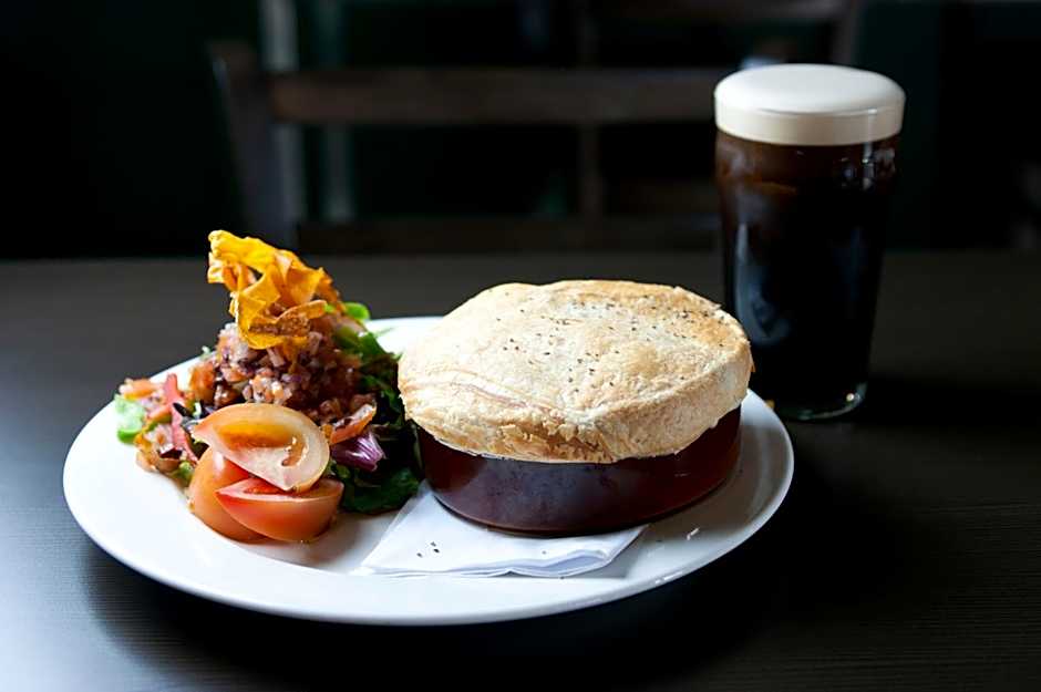 Dooley's Tavern & Motel Springsure