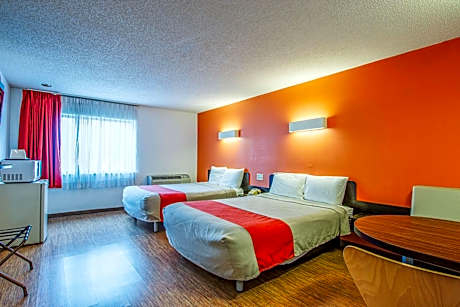 Queen Room with Two Queen Beds - Non-Smoking