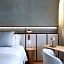 QOYA Hotel Curitiba, Curio Collection by Hilton