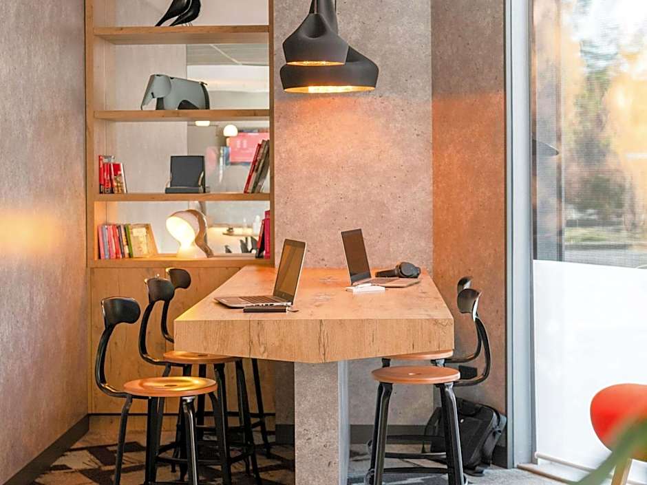 ibis Lyon Caluire Cite Internationale