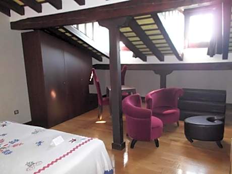 Double or Twin Room - Attic