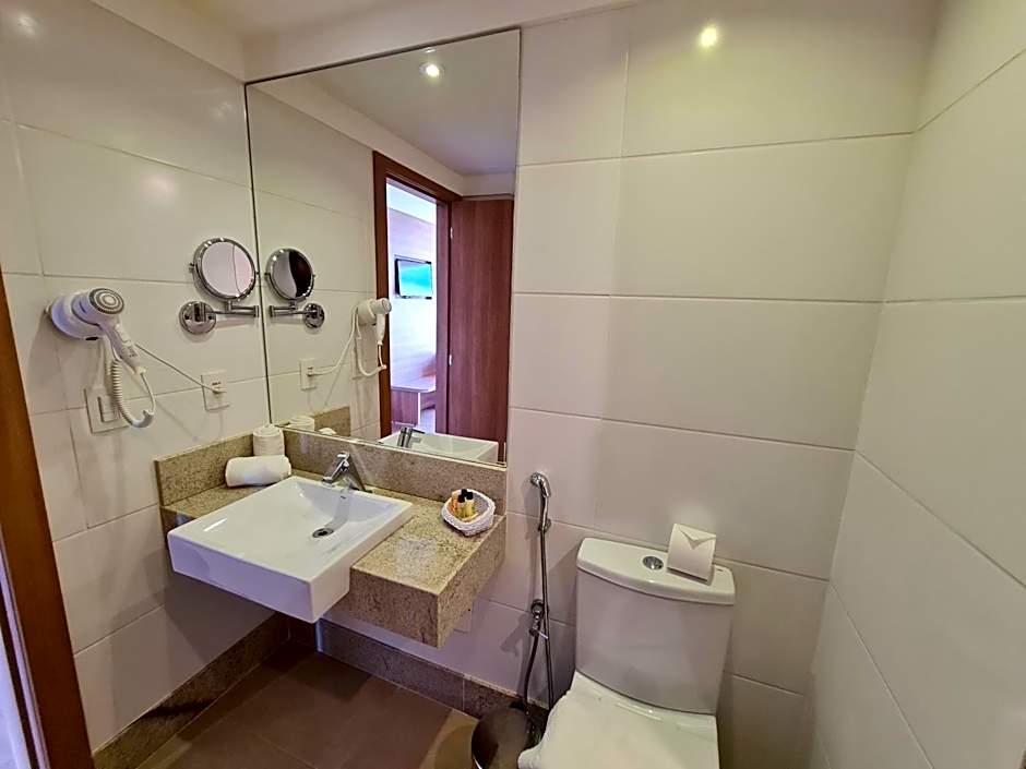 Vista para Pedra Azul e TV de 85''