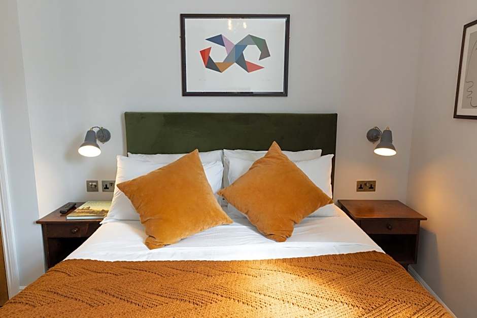 THE KNIGHT OF NOTTINGHILL