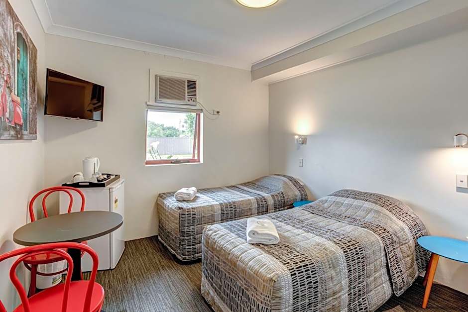 Arena Hotel (formerly Sleep Express Motel)