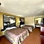 Super 8 by Wyndham Shawnee
