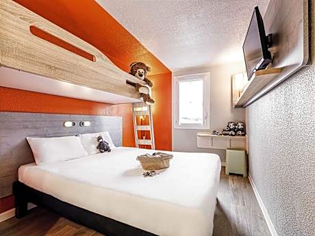 Triple Room with One Double Bed and One Bunk Bed