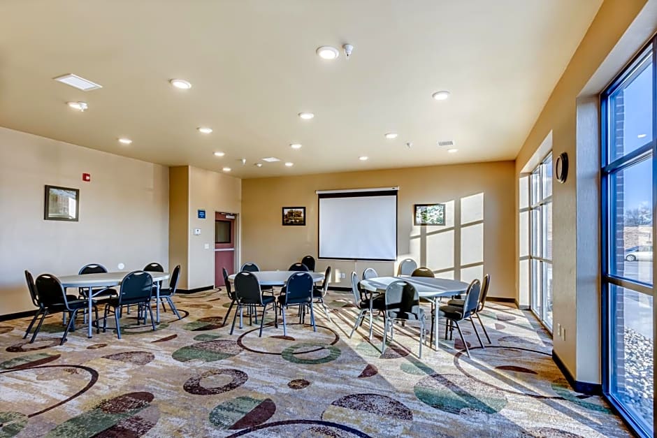 Cobblestone Inn & Suites - Waverly