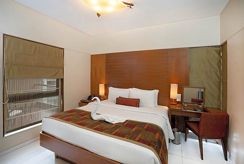 Oakwood Residence Naylor Road Pune