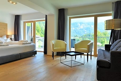 Junior Suite with Panoramic View and Balcony 