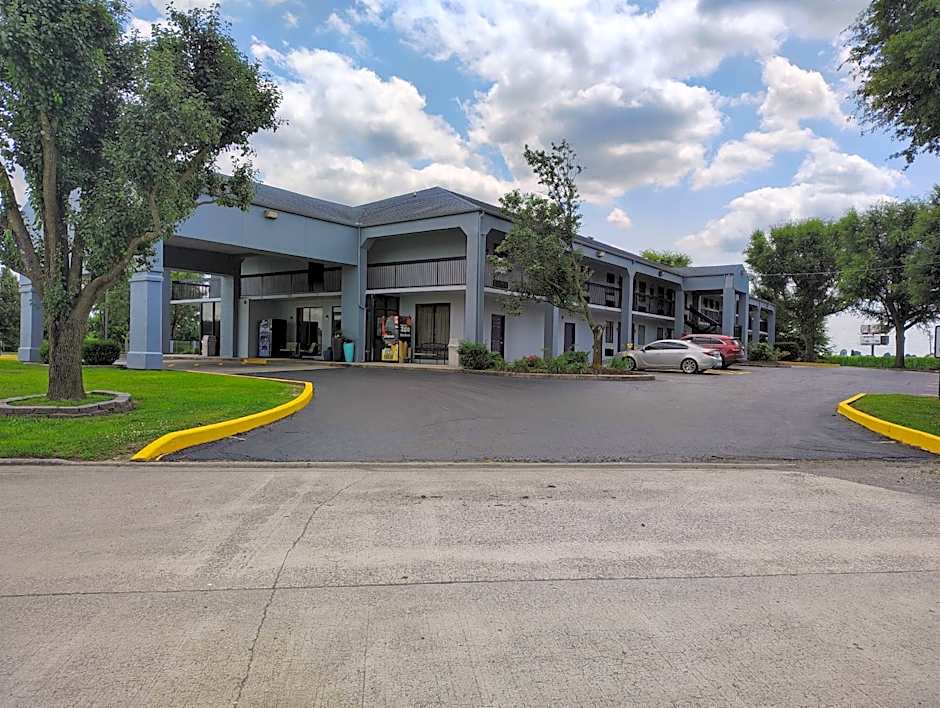 The Riverstone Hotel
