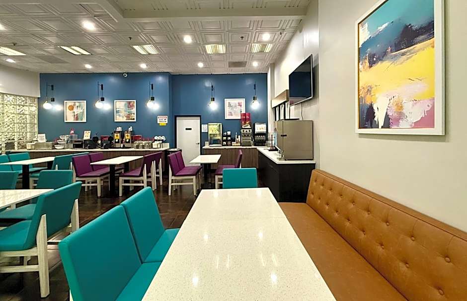 Best Western Plus Suites Hotel - LAX Airport LA Stadium