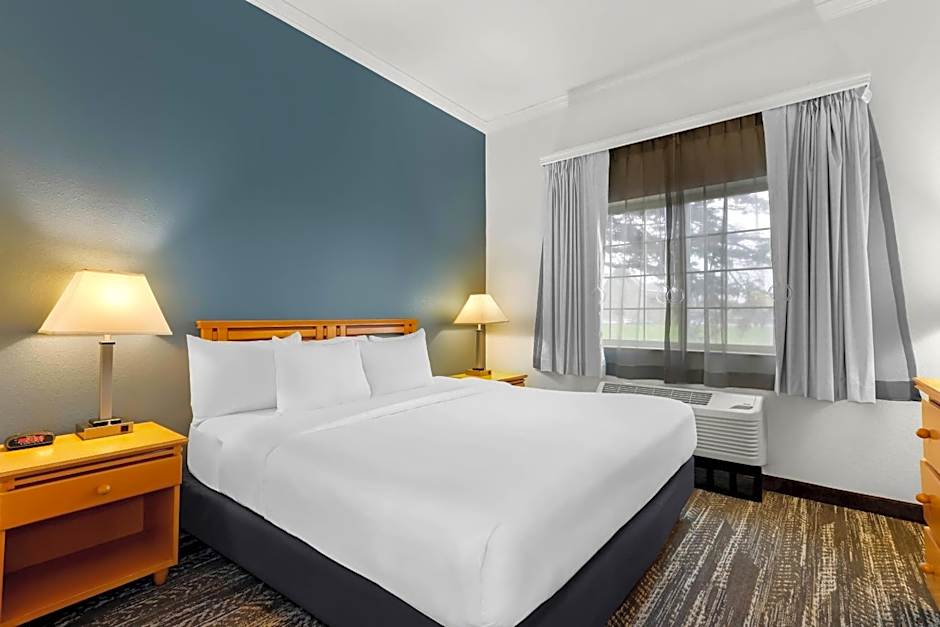 Clarion Suites Anchorage Downtown